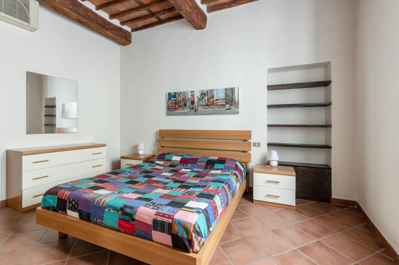 Lucca - Piazza Dell'Anfiteatro Central Apartment! Экстерьер фото